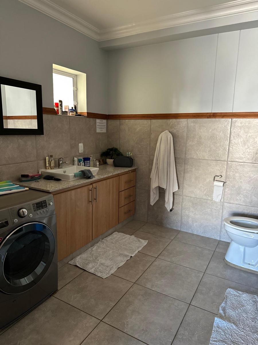 To Let 2 Bedroom Property for Rent in Outeniqua Strand Western Cape